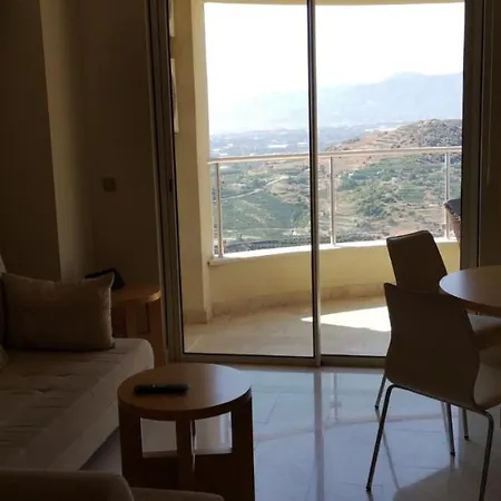아파트 Gold City Luxury Appartments 9 *